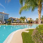 Awesome Apartment In Estepona With Kitchen